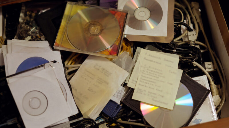 A era dos CDs e DVDs: quando instalar um programa ainda era um ritual
